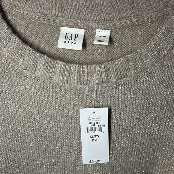 GAP Kids beige fine knit sweater with shiny sparkles within the material - Picture 7 of 9